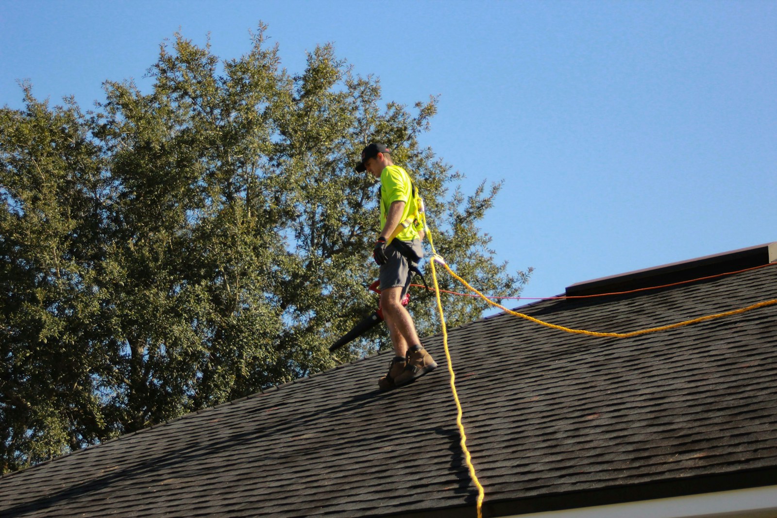 Metal roofing on commercial building